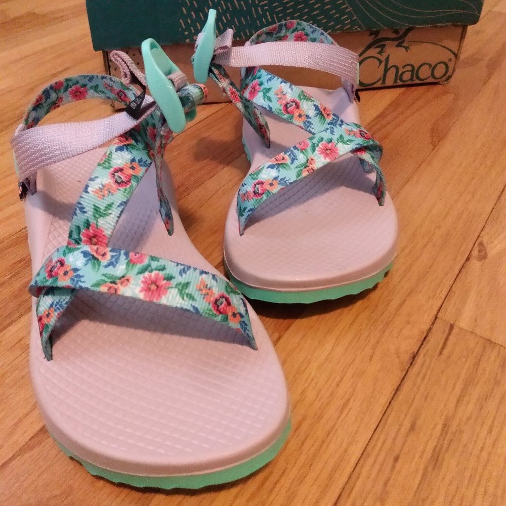 5.5 Chaco Sandals
